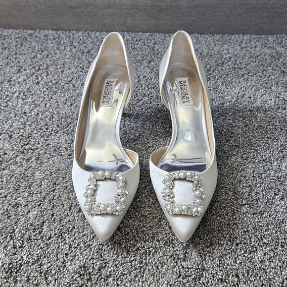Badgley Mischka Silver Satin Crystal Heels - Picture 3 of 12